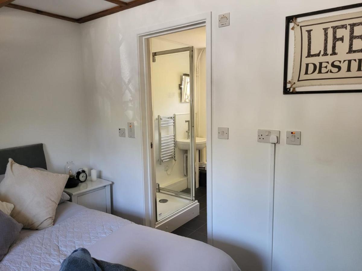The Dolphin Inn Winchester Extérieur photo